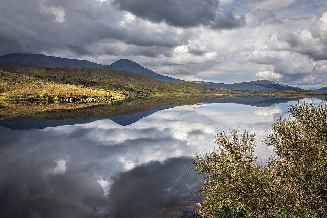 Loch a' Chuilinn bei Garve, Ross-Shire, Highlands, Schottland, Großbritannien