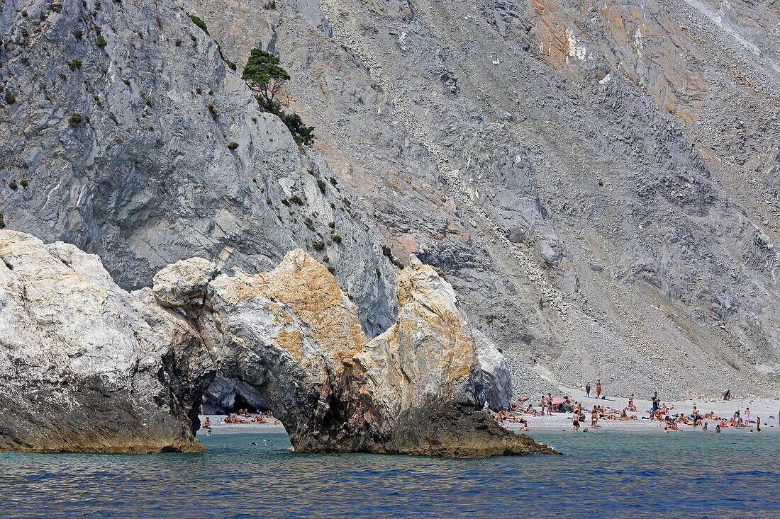 Steinbogen am Lalaria Beach, Insel Skiathos, Nördliche Sporaden, Griechenland
