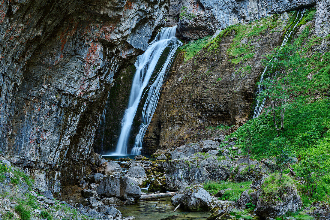 Wasserfall des Rio Arazas, Ordesatal, Nationalpark Ordesa y Monte Perdido, Ordesa, Huesca, Aragon, UNESCO Welterbe Monte Perdido, Pyrenäen, Spanien