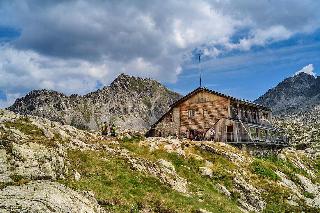 Hütte Refugi Colomina, Nationalpark Aigüestortes i Estany de Sant Maurici, Katalonien, Pyrenäen, Spanien