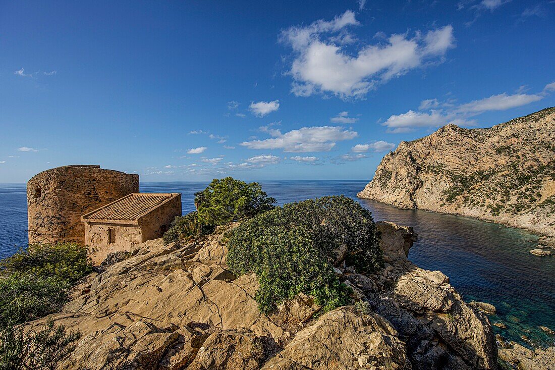 Torre de Cala en Basset bei Sant Elm, Region Serra de Tramuntana, Nordküste, Mallorca, Spanien