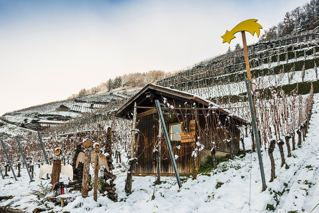 Verschneite Engelsfiguren, Glottertal, Schwarzwald, Baden-Württemberg, Deutschland