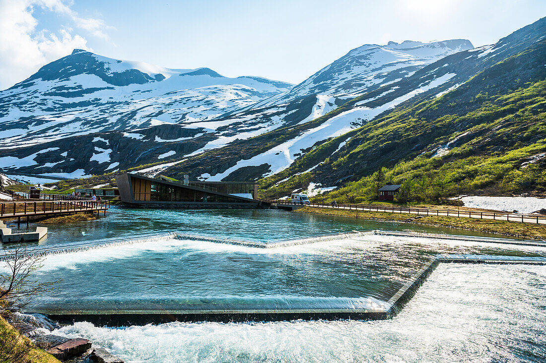 Wasserspiele am Trollstigen, Andalsnaes, Provinz Moere og Romsdal, Vestlandet, Norwegen