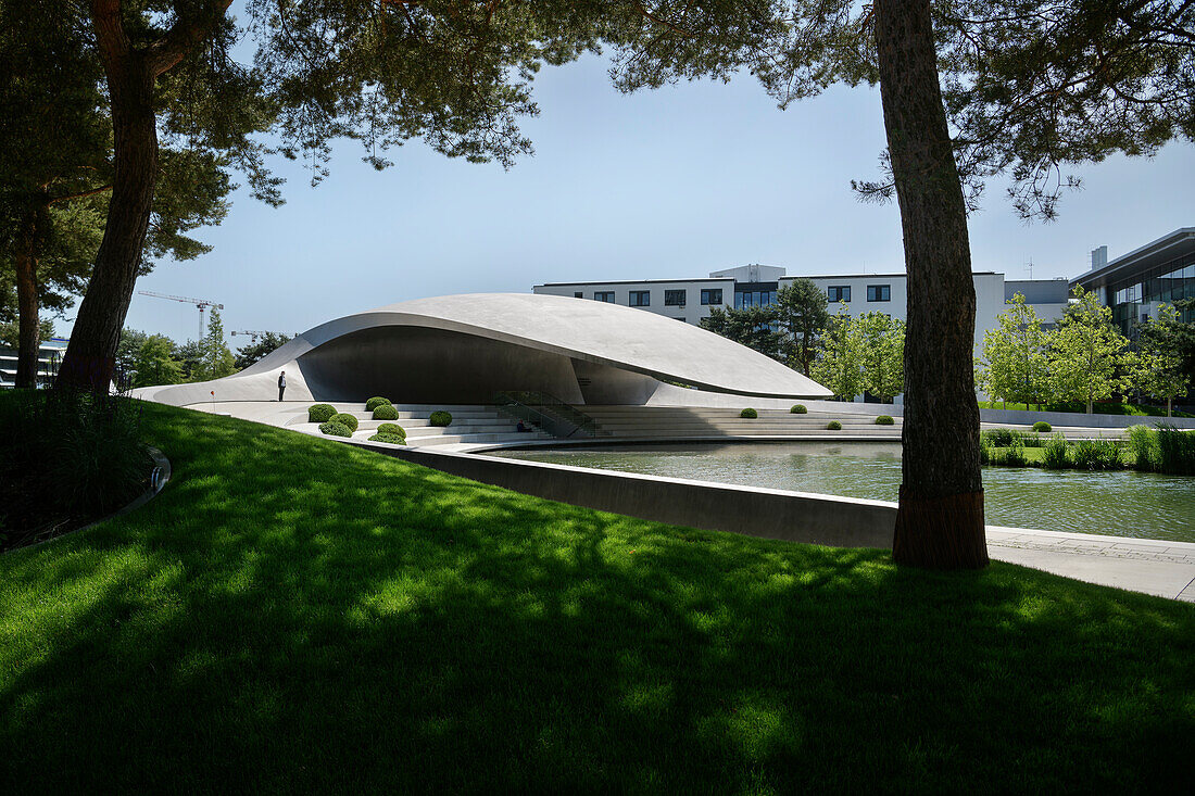 Porsche Pavillon in Autostadt in Wolfsburg, Niedersachsen, Deutschland, Europa