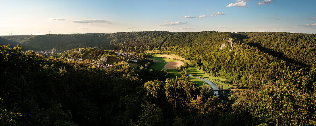 Blick auf Blaubeuren vom Schillerstein, Alb-Donau-Kreis, Schwäbische Alb, Baden-Württemberg, Deutschland, Europa