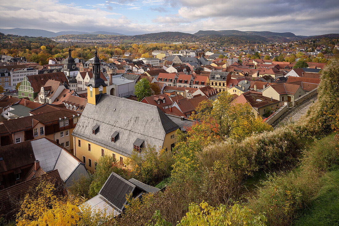 Blick auf Altstadt von Heidecksburg, Rudolstadt, Landkreis Saalfeld-Rudolstadt, Thüringen, Deutschland, Europa