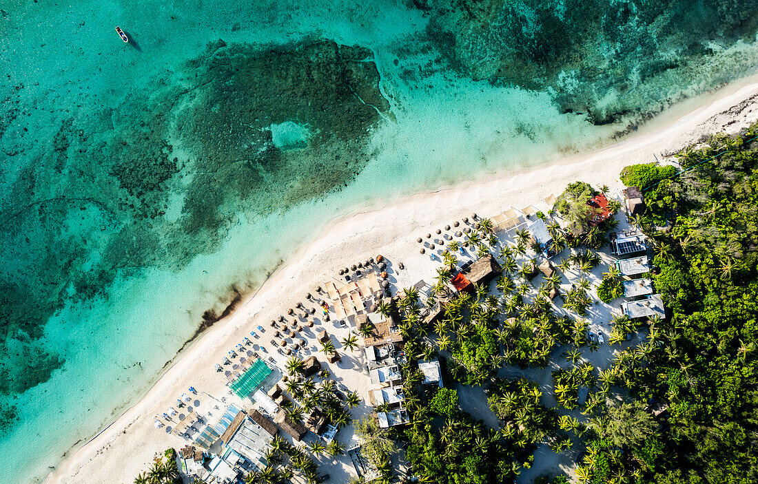 Luftaufnahme „Carribean Beach Vacation No.2“, Xpu Há, Quintana Roo, Mexiko