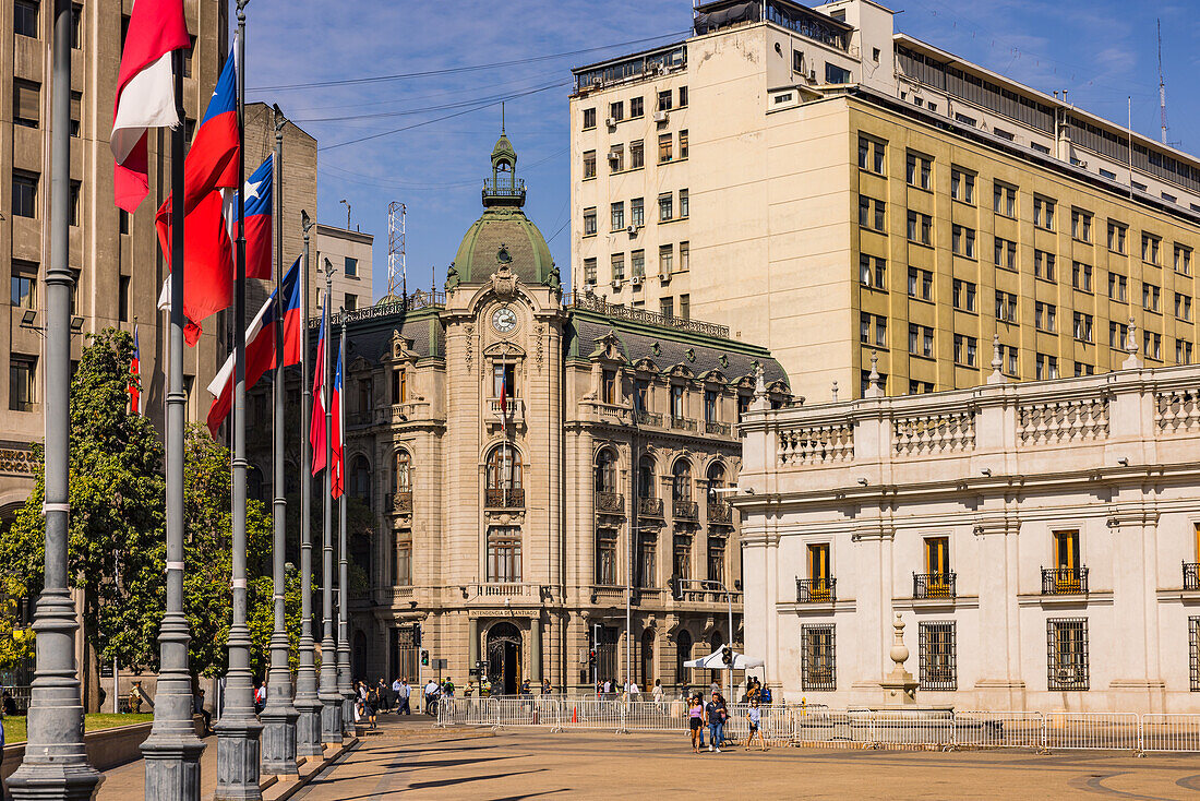 Das Gebäude der Intendencia de la Region Metropolitana am Plaza de La Constitucion in der Altstadt von Santiago de Chile, Südamerika