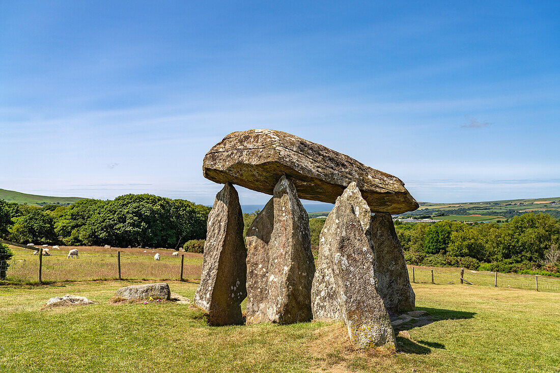 Pentre Ifan, megalithisches Portalgrab aus der Jungsteinzeit, Pembrokeshire, Wales, Großbritannien, Europa  