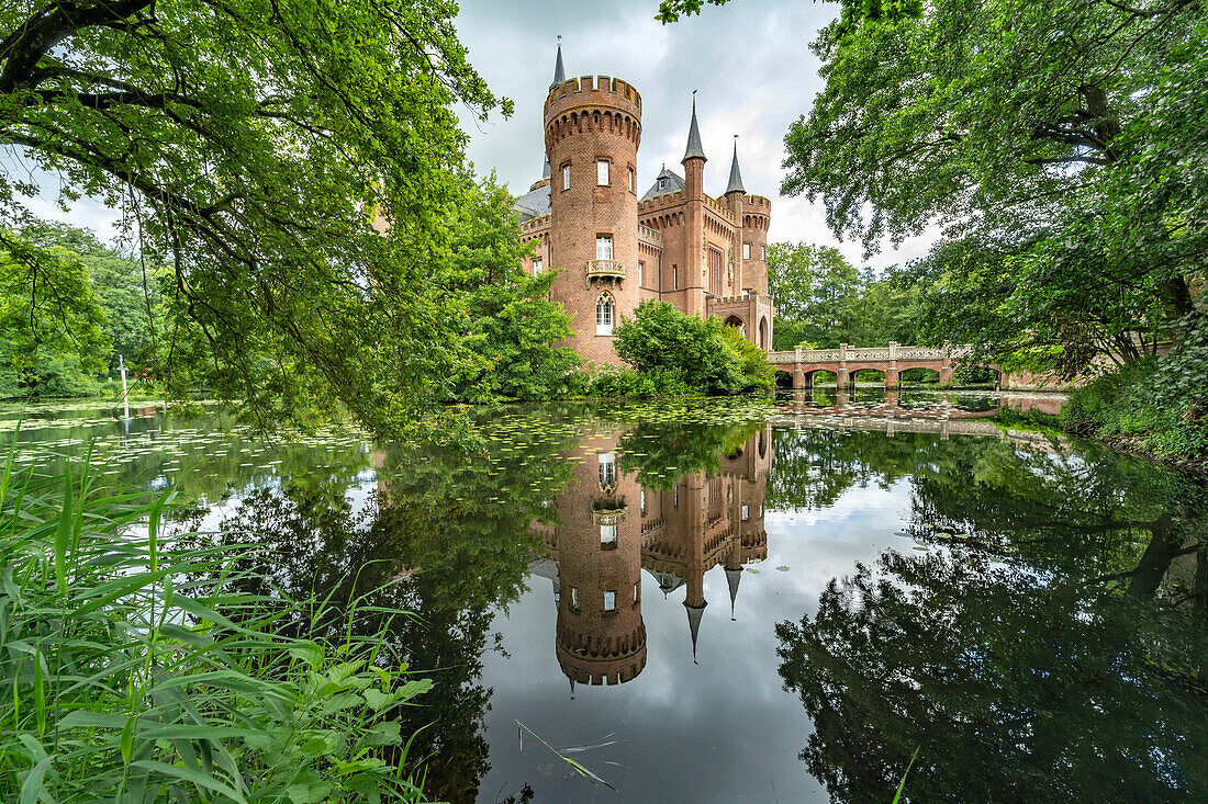 Schloss Moyland moated castle, Bedburg-Hau, district of Kleve, North Rhine-Westphalia, Germany, Europe