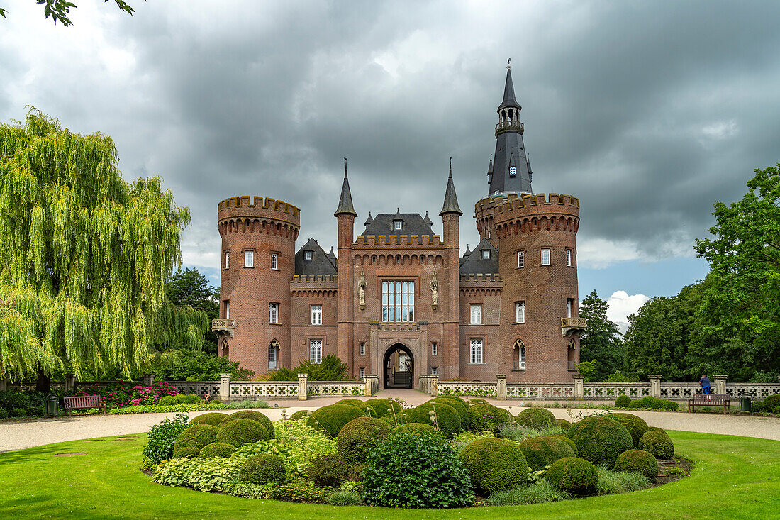 Schloss Moyland moated castle, Bedburg-Hau, district of Kleve, North Rhine-Westphalia, Germany, Europe