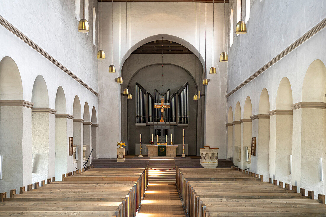 Innenraum der Abdinghofkirche in Paderborn, Nordrhein-Westfalen, Deutschland, Europa 
