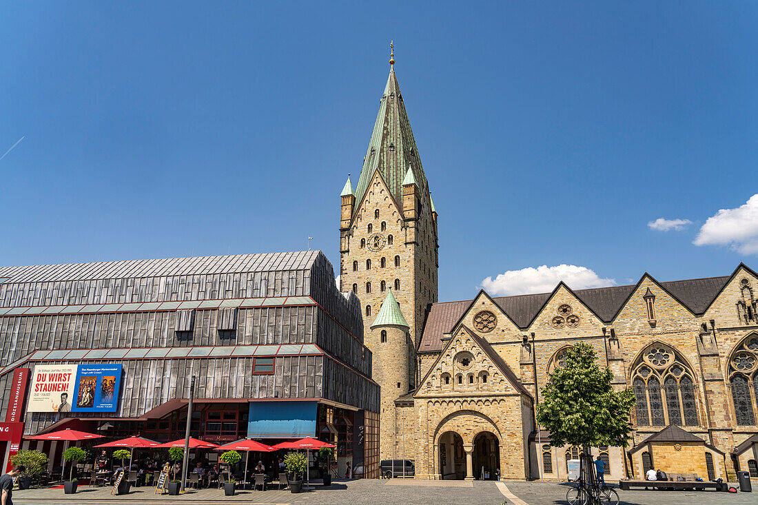 Der Paderborner Dom, Paderborn, Nordrhein-Westfalen, Deutschland, Europa 