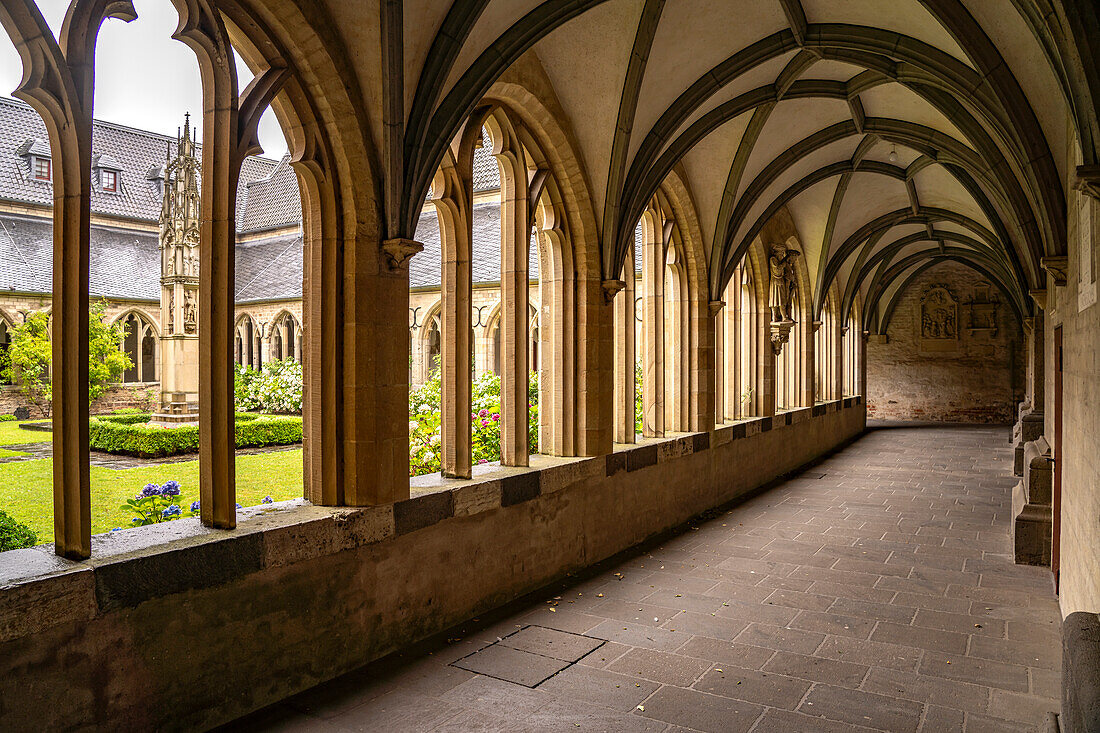 Courtyard and cloister of the St. Viktor Catholic Church in Xanten, Lower Rhine, North Rhine-Westphalia, Germany, Europe