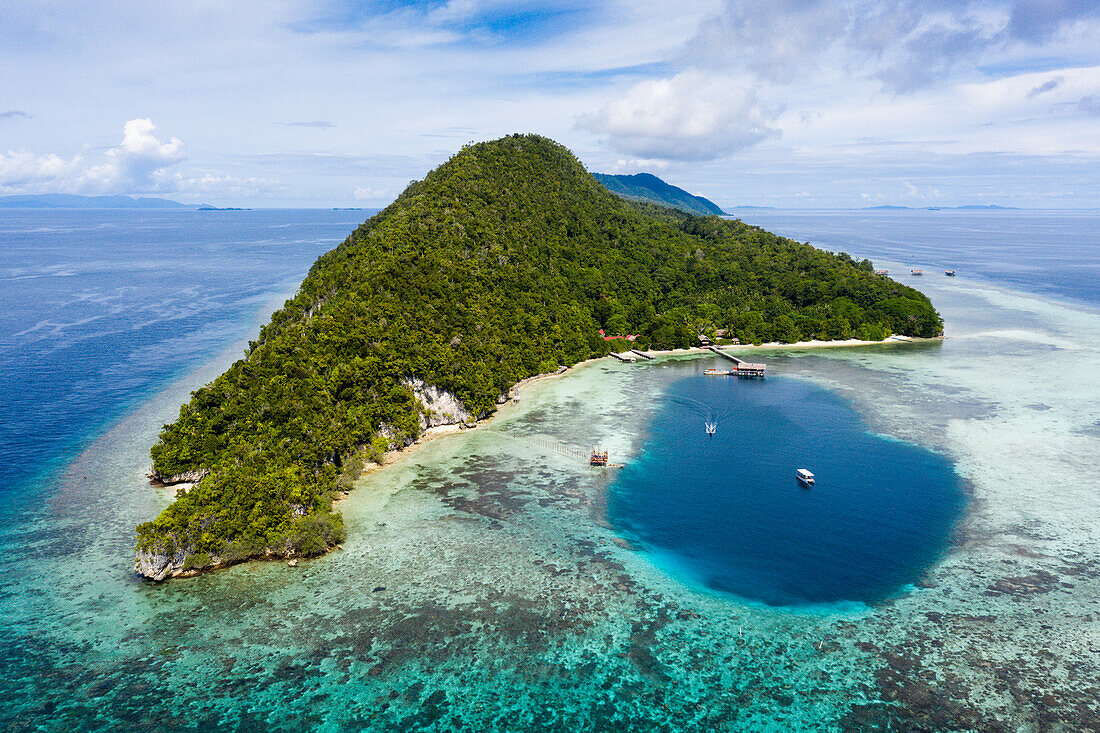 Luftaufnahme Cape Kri, Raja Ampat, West Papua, Indonesien