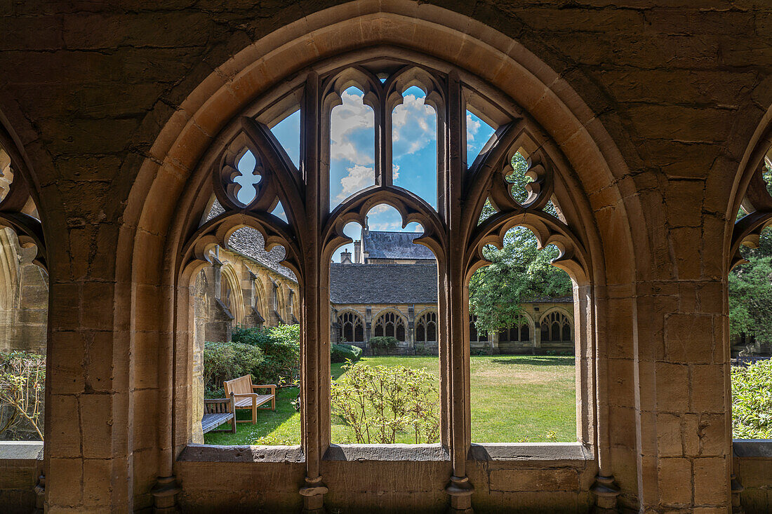 Der Kreuzgang des New College, University of Oxford, Oxfordshire, England, Großbritannien, Europa