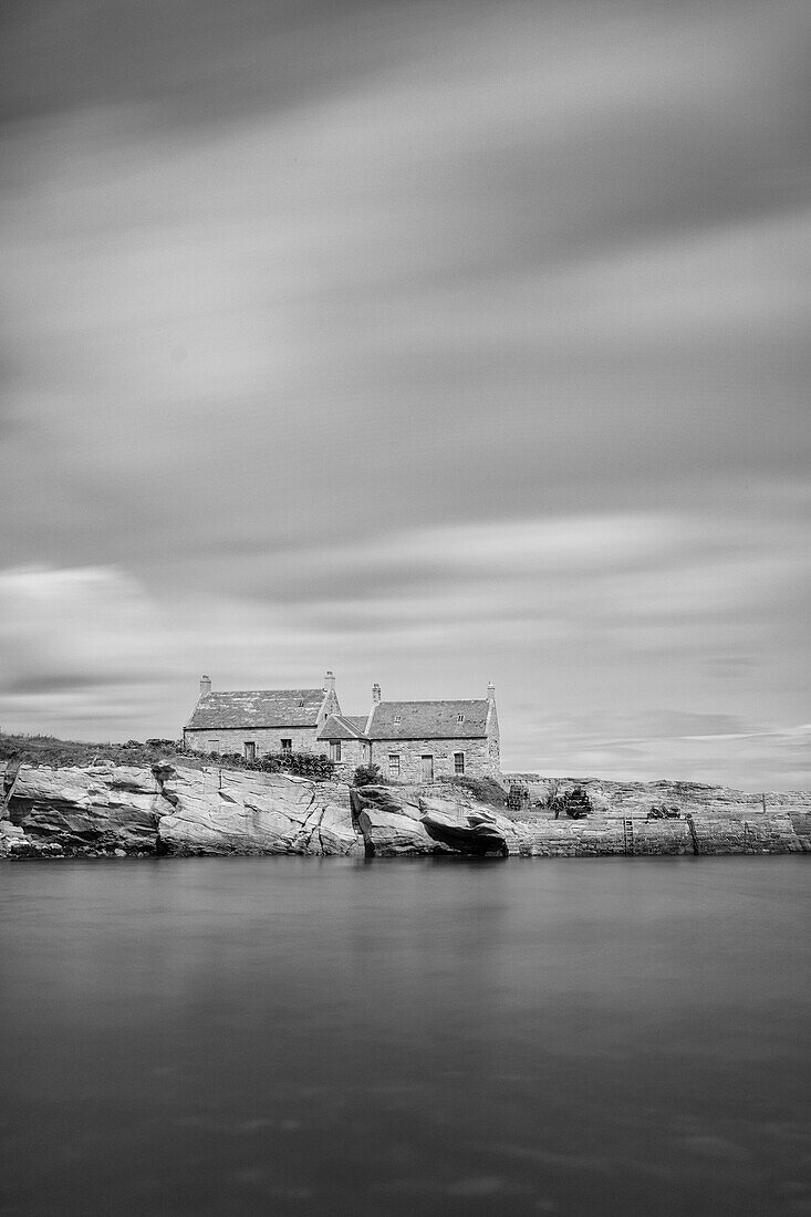 Blick auf einen verlassenen Hafen, East Lothian, Schottland, Vereinigtes Königreich