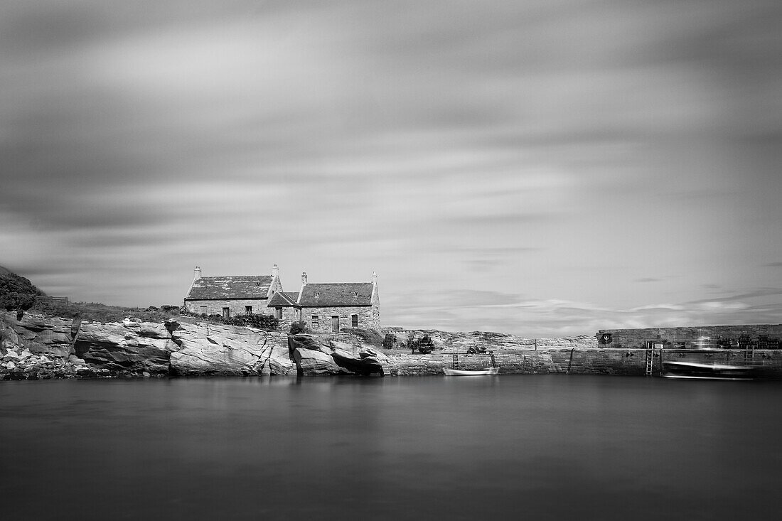 Blick auf einen verlassenen Hafen, East Lothian, Schottland, Vereinigtes Königreich