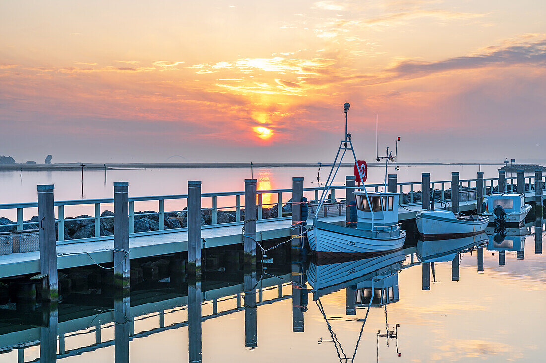 Kleinfischerbruecke with boats in Heiligenhafen in the morning light, harbour, Baltic Sea, Ostholstein, Schleswig-Holstein, Germany