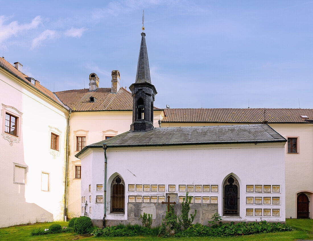 Grabkapelle Sv. Anna der Zisterzienserabtei von Vyšší Brod im Moldautal, Tschechien