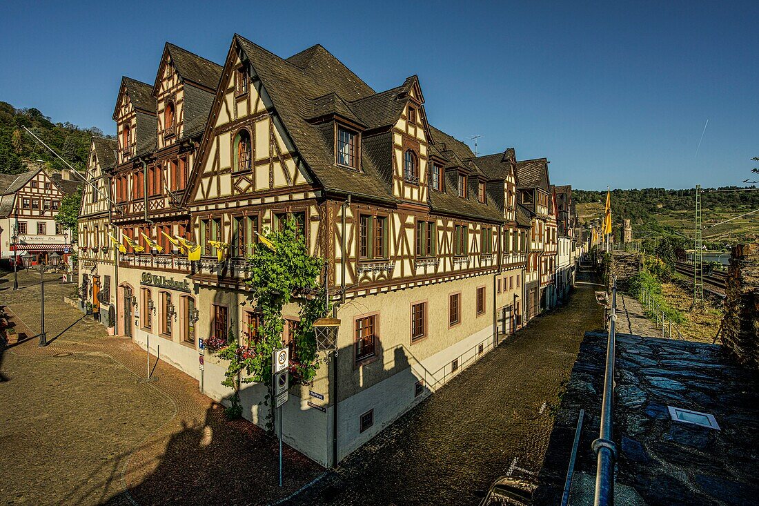 Half-timbered houses on the market square, city wall with defense towers, Oberwesel, Upper Middle Rhine Valley, Rhineland-Palatinate, Germany