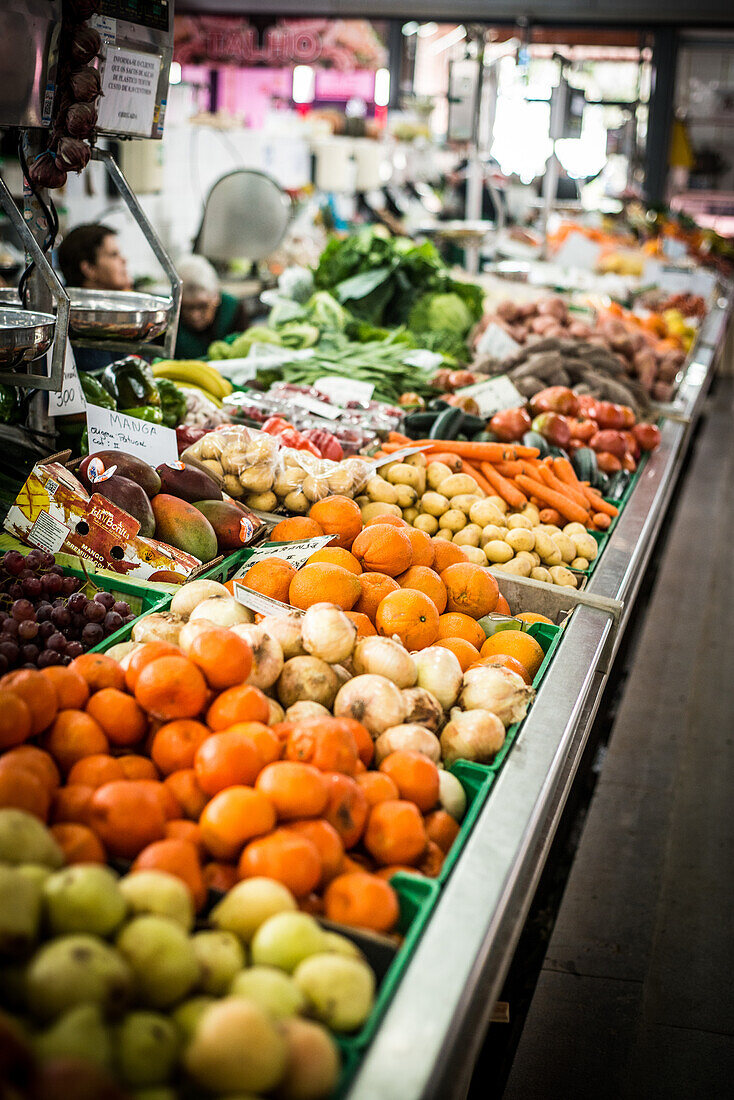 Obstmarkt, Gemüsestand am Gemüsemarkt Tavira, Algarve, Portugal