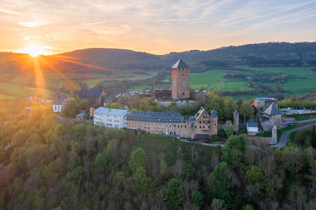 Burg Lichtenberg bei Sonnenuntergang, Thallichtenberg, Pfälzer Bergland, Pfälzerwald, Rheinland-Pfalz, Deutschland