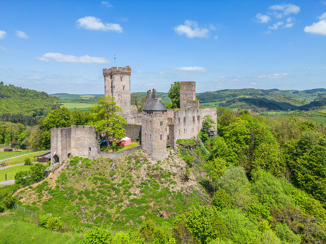 Ruins of the Kasselburg near Pelm near Gerolstein, Eifel, Rhineland-Palatinate, Germany