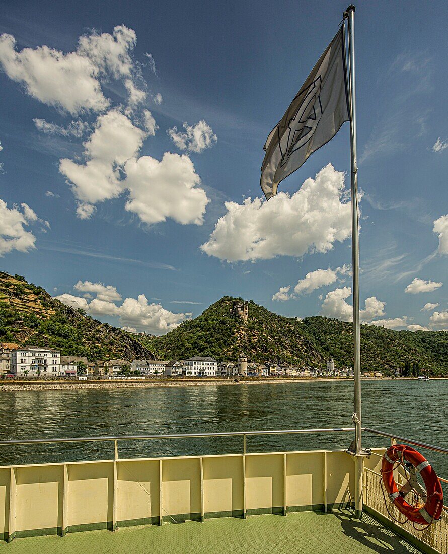 View from the Rhine ferry Loreley on Katz Castle and St. Goarshausen on the Rhine, Upper Middle Rhine Valley, Rhineland-Palatinate, Germany