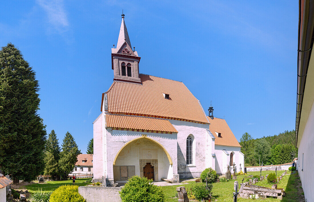 Spätgotische Kirche Sv. Jana Křtitele, Zátoň, Větřníin, Südböhmen, Tschechien