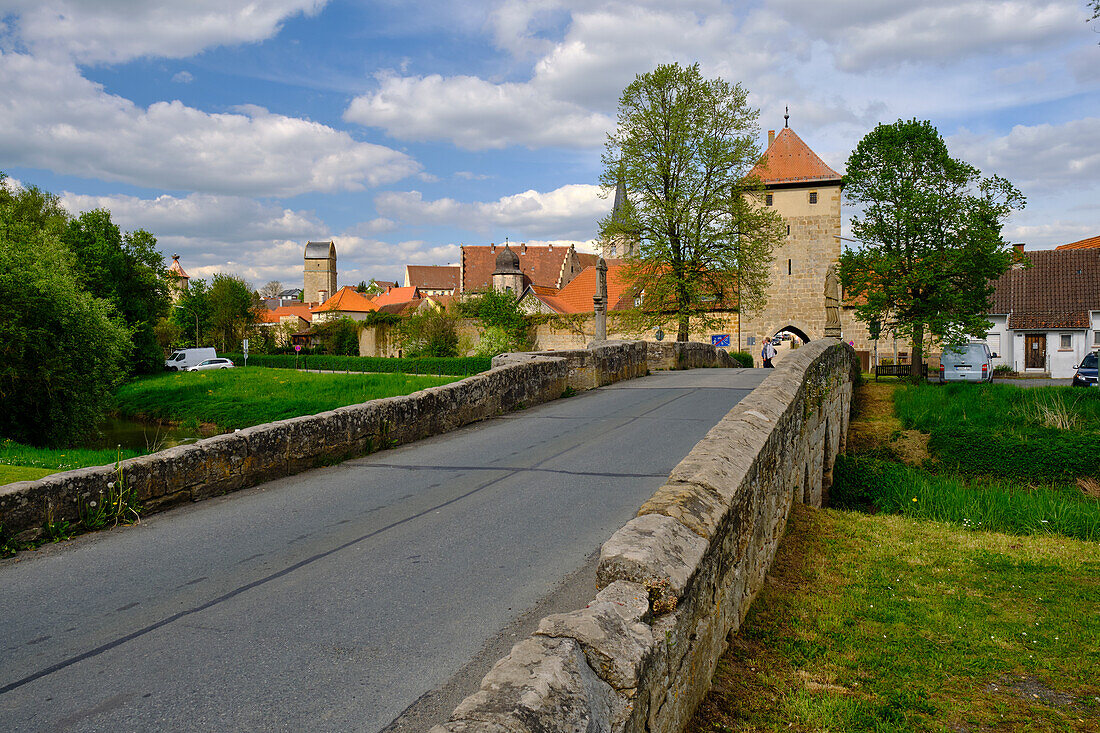 Historische Brücke über die Rodach in Seßlach, Landkreis Coburg, Oberfranken, Franken, Bayern, Deutschland