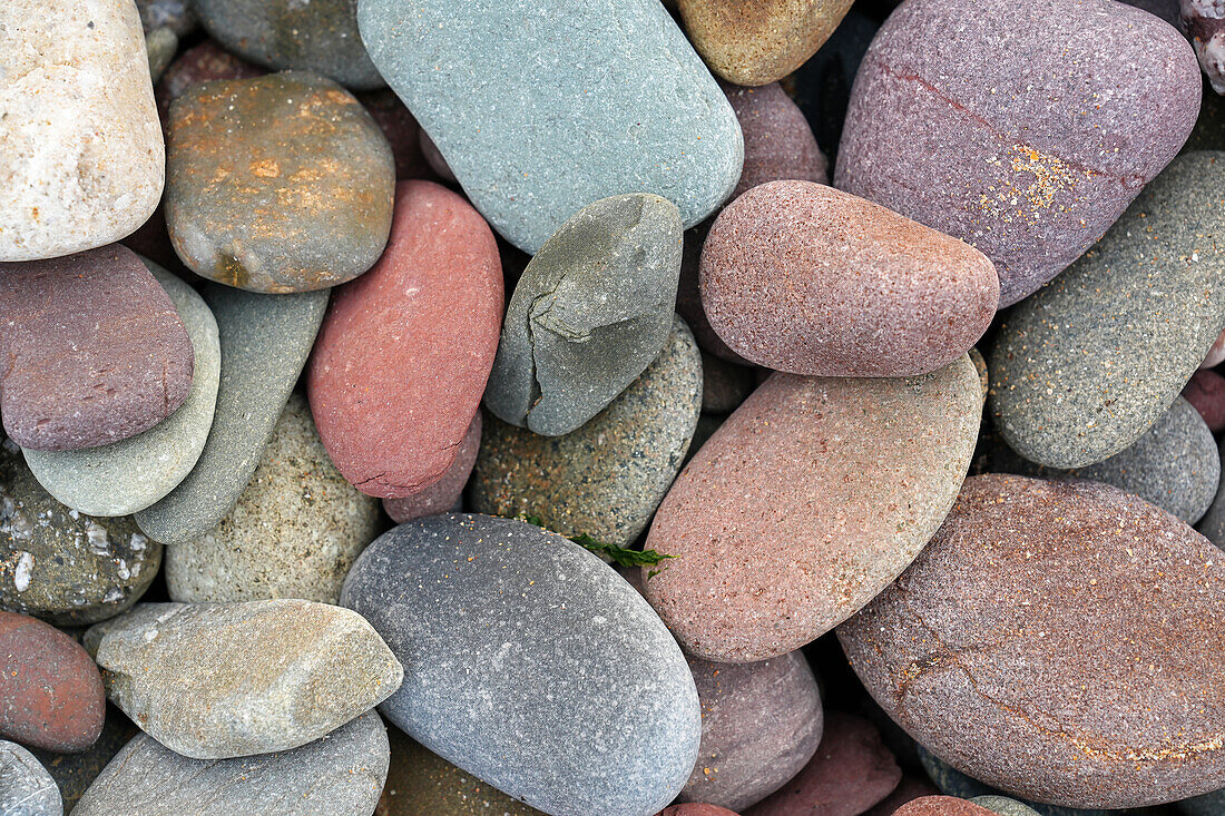 UK, Wales, Pembroke, Freshwater west bay, colorful beach stones
