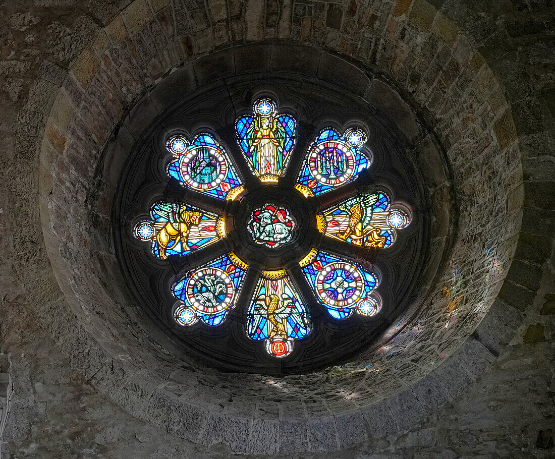 UK, Wales, Pembrokeshire, St Davids Cathedral, Rose Window