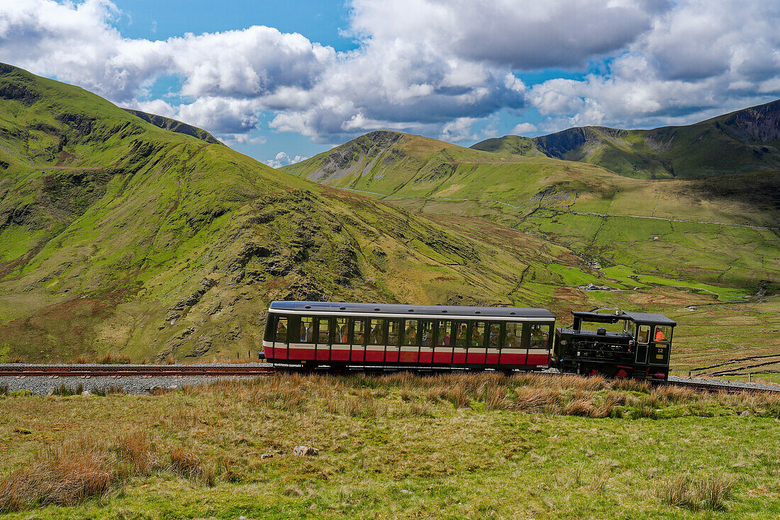 Großbritannien, Nord Wales, Snowdonia, Zahnradbahn am Mount Snowdon