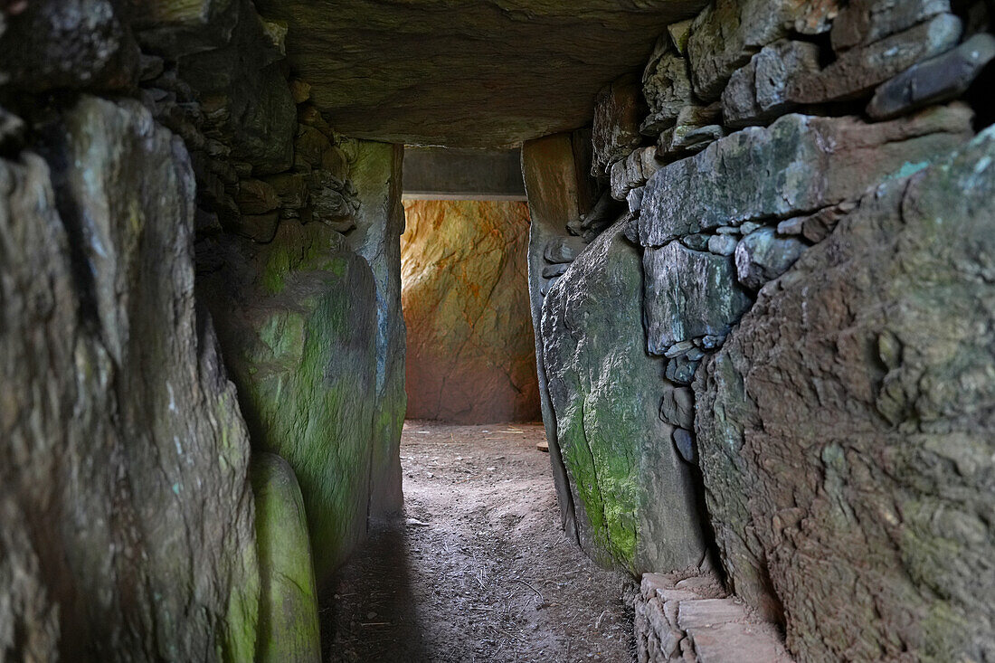 Great Britain, North West Wales, Anglesey Island, Bryn Celli Ddu, Neolithic passage grave at Llanddaniel Fab