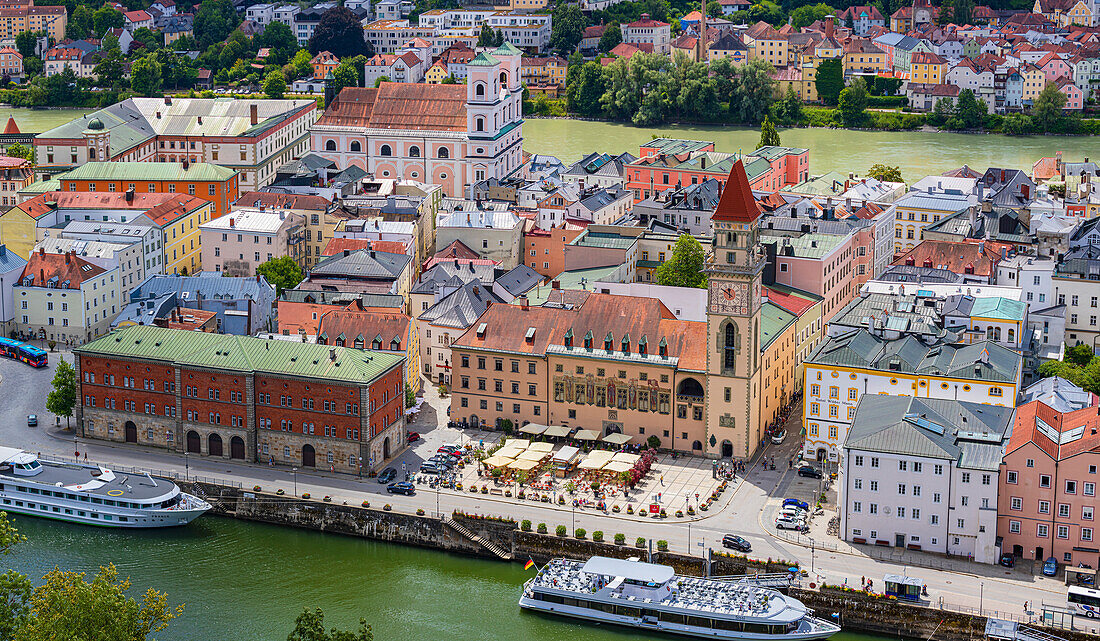 Rathausplatz in Passau, Bayern, Deutschland