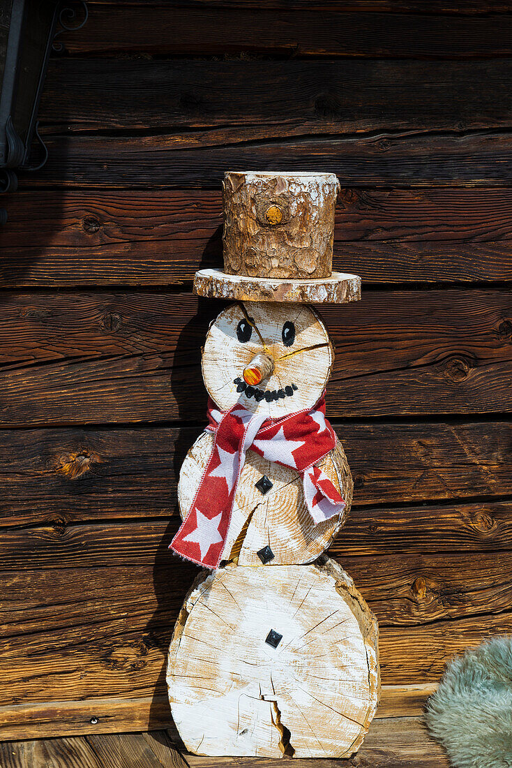 Wooden snowman, ski hut, winter, Seceda, Val Gardena, Dolomites, South Tyrol, Italy