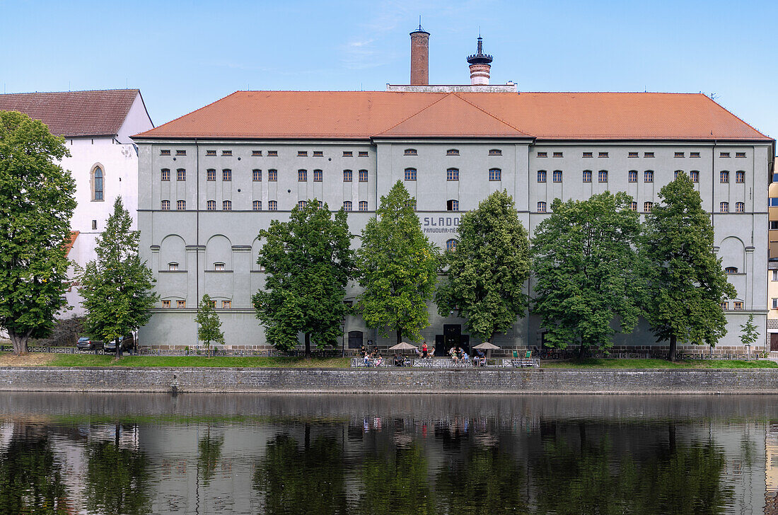 Sladovna - Galerie Hrou am Fluss Otava in Písek in Südböhmen in Tschechien