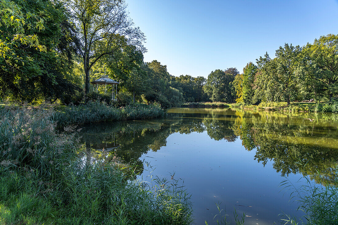 See in der Parkanlage Clara-Zetkin-Park in Leipzig, Sachsen, Deutschland 