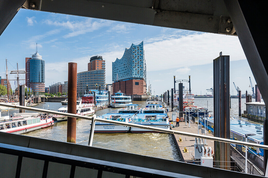 View from the Überseebrücke, Elbphilharmonie, concert hall, Hafencity, Hamburg, Germany