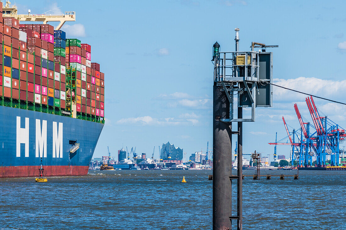 View over the Elbe to the port of Hamburg, Finkenwerder, Hamburg, Germany