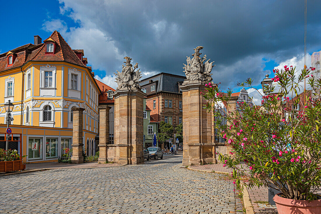 Schlosstor am Johann-Sebastian-Bach-Platz in Ansbach, Bayern, Deutschland