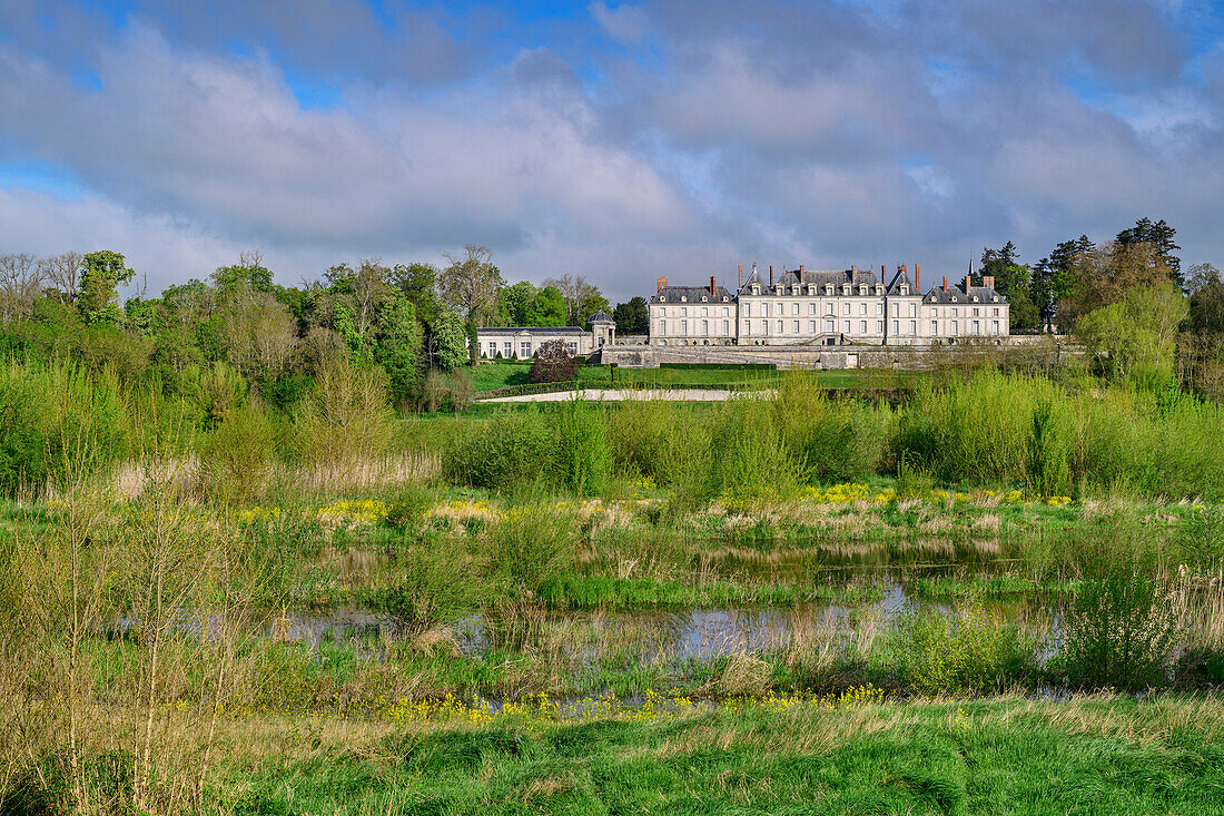 View over the Loire Valley to the Château de Menars, Loire Castles, Loire Valley, UNESCO World Heritage Site Loire Valley, France