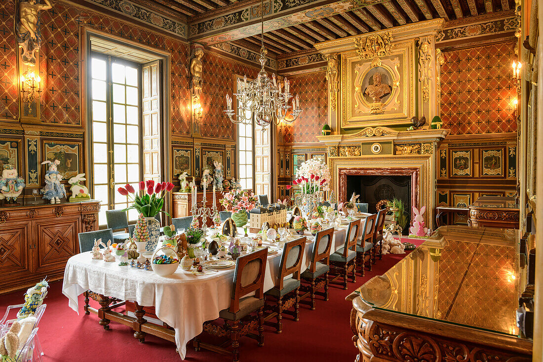 Geschmückter Speisesaal im Schloss Château de Cheverny, Loire-Schlösser, Loiretal, UNESCO Welterbe Loiretal, Frankreich