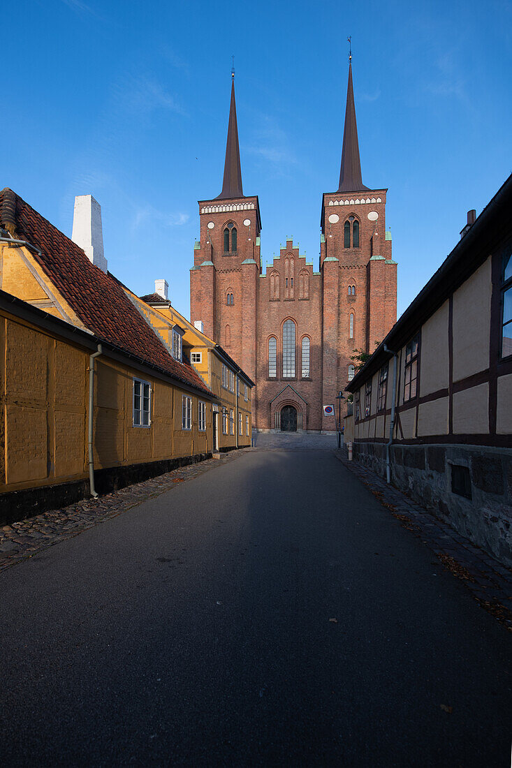 Der Dom zu Roskilde ist der erste Bau der Backsteingotik in Skandinavien, Dänemark