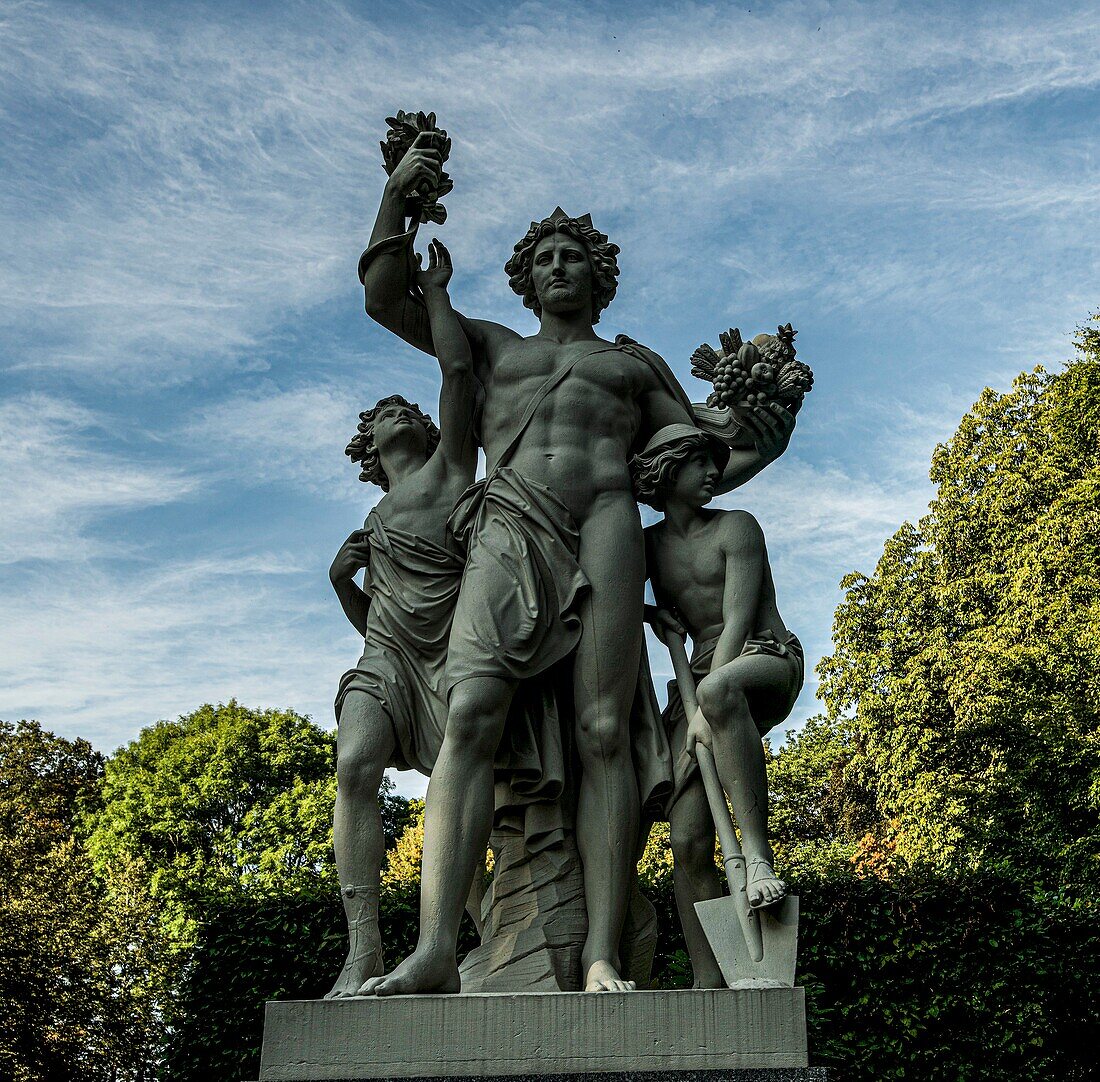 Figure group &quot;The Four Times of Day&quot; (1868) in the Schlossteichpark, Chemnitz, Saxony, Germany