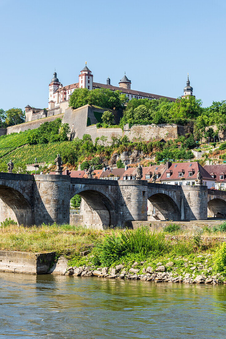 Alte Mainbrücke und Festung Marienberg in Würzburg, Unterfranken, Franken, Bayern, Deutschland