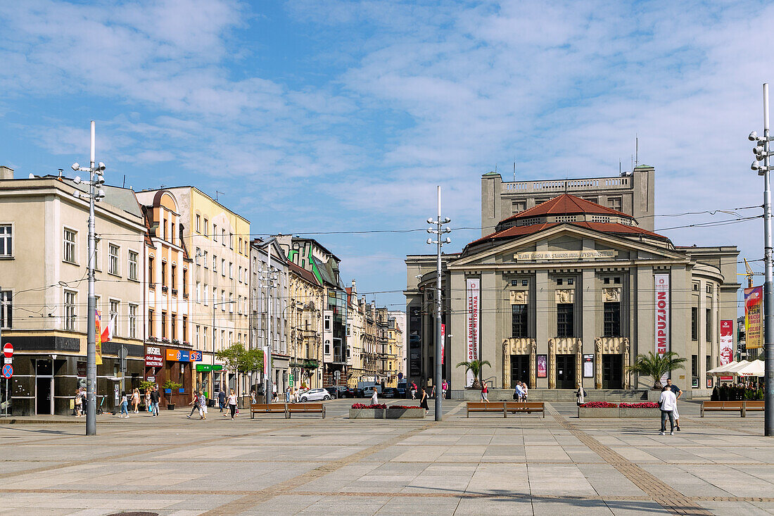 Teatr Śląski (Schlesisches Theater) am Rynek in Katowice in Oberschlesien in Polen