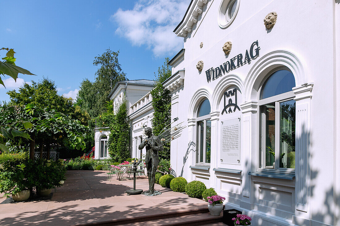 Kunstgalerie (Galerie Sztuki) und Hotel-Restaurant Widnokrag an der Straße Opatowska in Sandomierz in der Woiwodschaft Podkarpackie in Polen