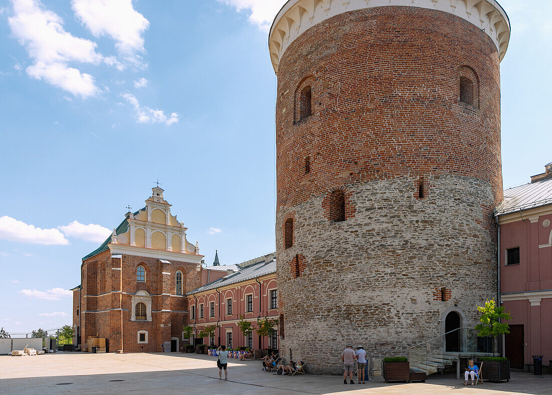 Schloss von Lublin (Zamek Lubelski), romanischer Turm und Kirche der Heiligen Dreifaltigkeit (Dreifaltigkeitskapelle; Dreifaltigkeitskirche; Kapelle der Heiligen Dreifaltigkeit, Kaplica Zamkowa Trójcy Świętej) in Lublin in der Wojewodschaft Lubelskie in Polen